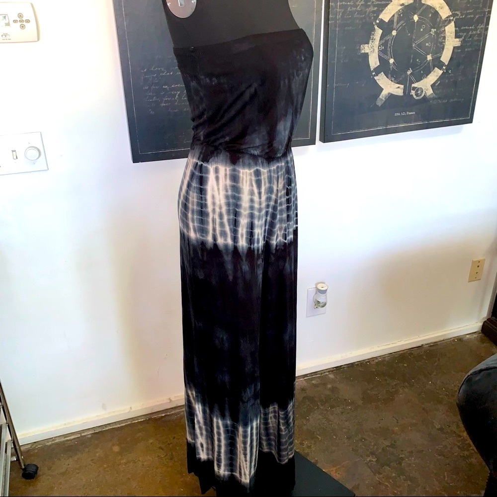 SILVERGATE STRAPLESS JUMPSUIT COTTON BLACK, WHITE AND GRAY TIE DYE. SIZE M